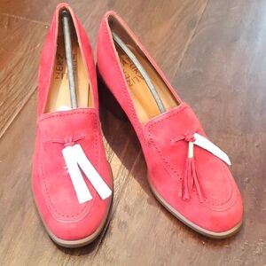 NWT Naturalizer Trixie Ruby Suede heels